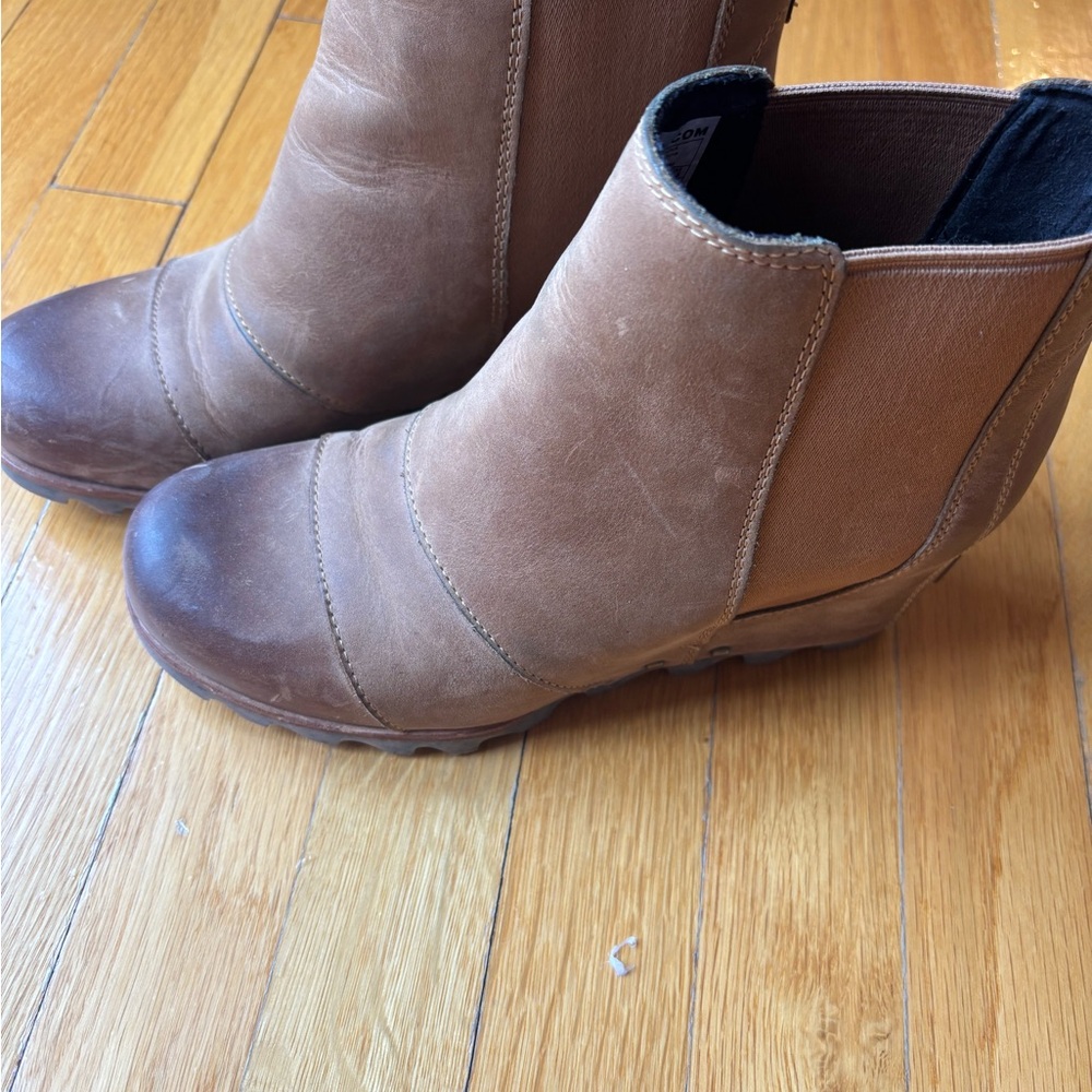 Sorel Tan Ankle Booties with Elastic Panels